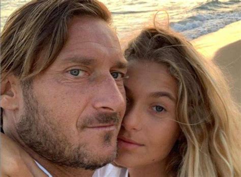 chanel totti foto su gente|Totti, le foto dell'incontro (segreto) con Maria Luisa: un'ora in .